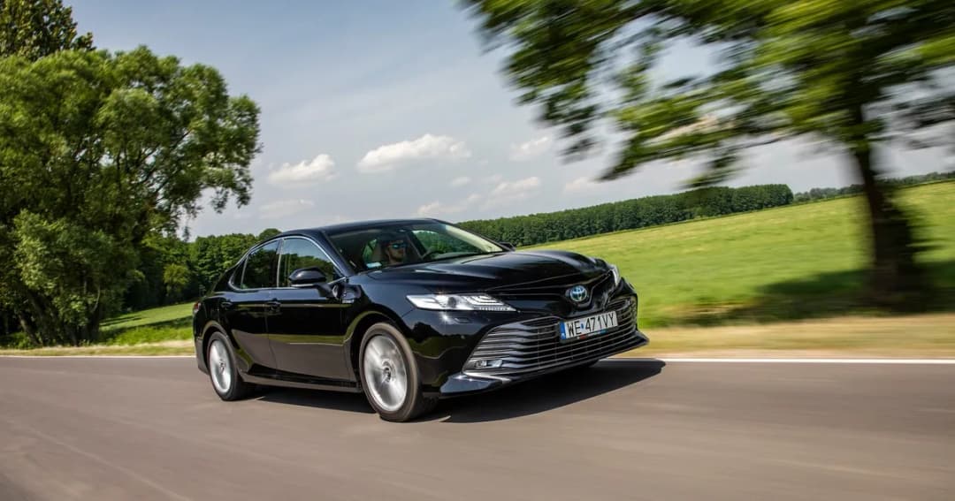 Ile pali Toyota Camry Hybrid? Zaskakujące wyniki spalania w praktyce Ile pali Toyota Camry Hybrid? Zaskakujące wyniki spalania w praktyce