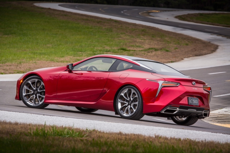 2016_lexus_lc_500_011