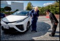 boris_johnson_visits_toyota_1