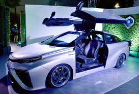 bttf_toyota_mirai_001_