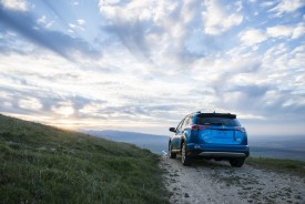 2015_nyias_2016_toyota_rav4_hybrid_002