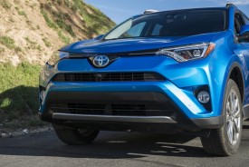 2015_nyias_2016_toyota_rav4_hybrid_010