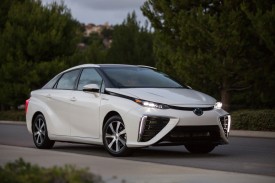 large_2016_toyota_mirai_054