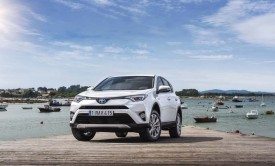 RAV4_Hybrid_32_Sept2015