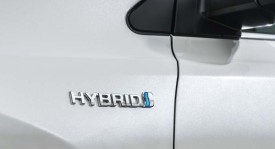 RAV4_Hybrid_47_Sept2015