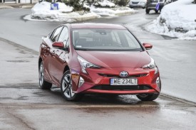 toyota_prius_hybrid_red_0067