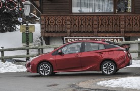 toyota_prius_hybrid_red_0114