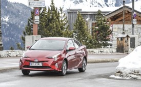 toyota_prius_hybrid_red_0171