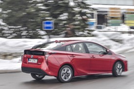 toyota_prius_hybrid_red_6187