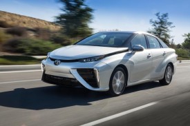 2016_Toyota_Mirai_059