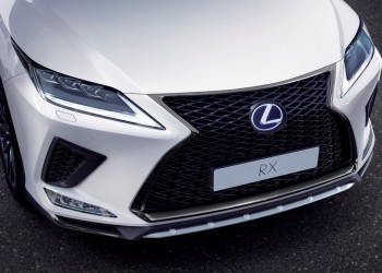 Trzy dekad Lexusa: bezpieczeństwo i nowe technologie