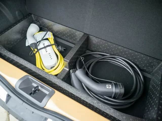 Gdzie można naładować samochód elektryczny? Odkryj najlepsze miejsca w Polsce