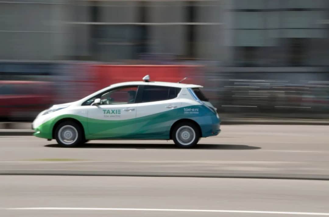 Nissan Leaf ile przejedzie? Zasięg w trudnych warunkach i porady