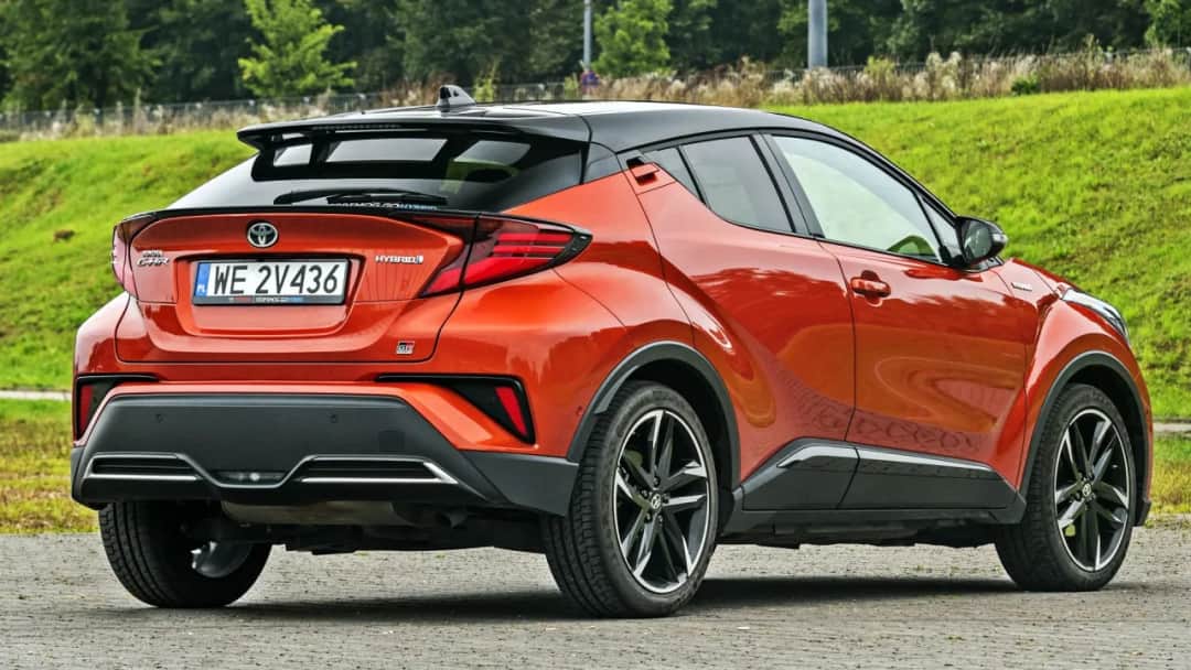 Ile kosztuje Toyota hybryda? Zobacz ceny i modele, które warto znać