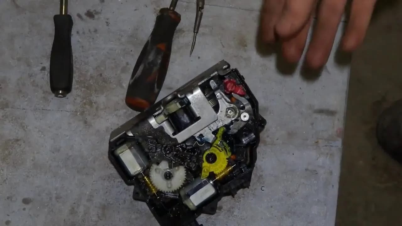 Jak naprawić centralny zamek Opel Meriva i uniknąć kosztownych napraw Jak naprawić centralny zamek Opel Meriva i uniknąć kosztownych napraw