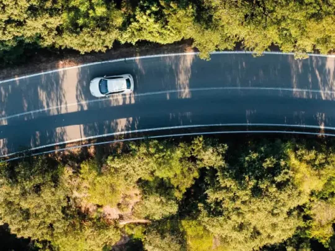 Ile kilometrów przejedzie samochód elektryczny? Zaskakujące fakty o zasięgu